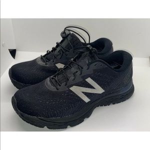 Men's New Balance M880V9  Black/Black Running Shoe  *M880TB9 size 8.5